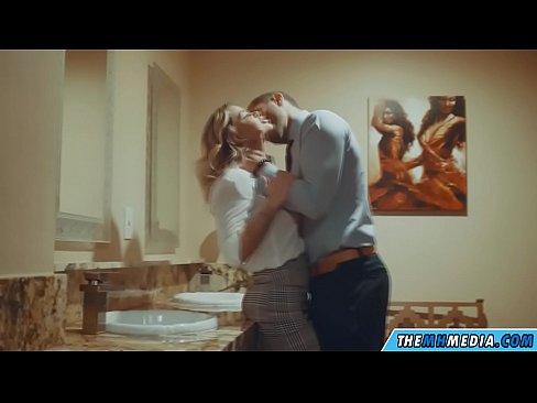 ❤️ Lokacin da ƙwanƙolin farin gashi ya yaudare ku a cikin gidan wanka na jama'a ️❌ Batsa mai kyau a%ha.pornoklinge.ru ❌